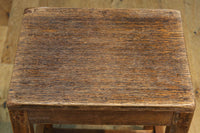 柔らかな風合いの懐かしい味のある角スツール　DC8835abcd　在庫(a:1 b:1 c:1 d:1)脚