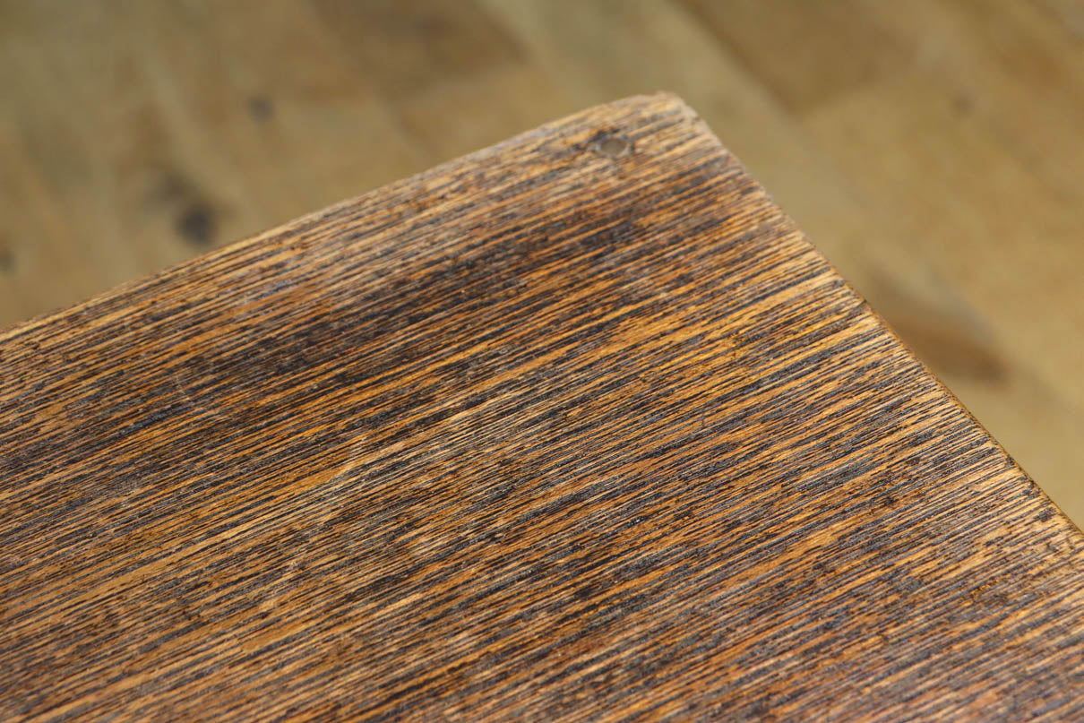 柔らかな風合いの懐かしい味のある角スツール　DC8835abcd　在庫(a:1 b:1 c:1 d:1)脚