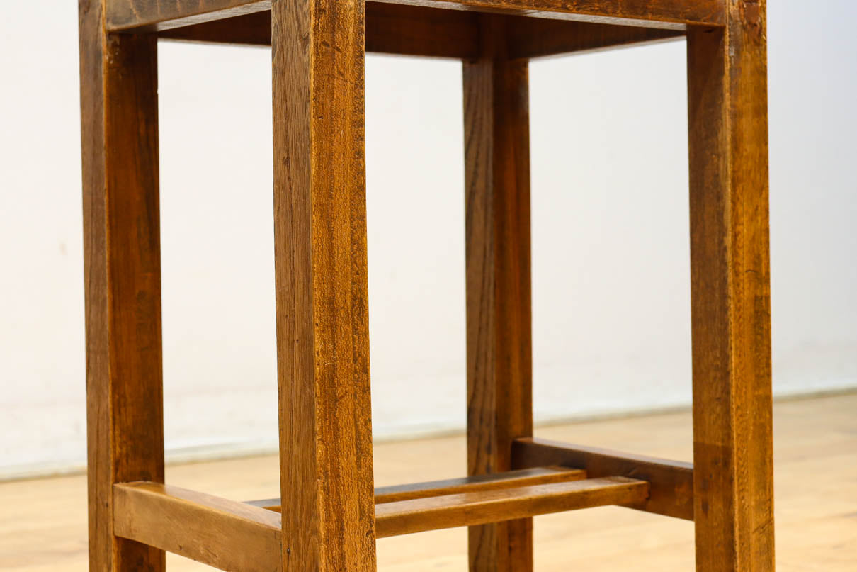 柔らかな風合いの懐かしい味のある角スツール　DC8835abcd　在庫(a:1 b:1 c:1 d:1)脚