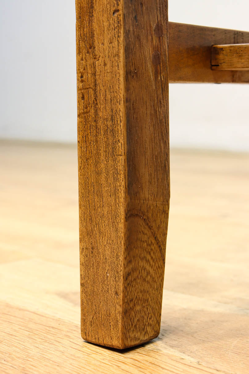 柔らかな風合いの懐かしい味のある角スツール　DC8835abcd　在庫(a:1 b:1 c:1 d:1)脚