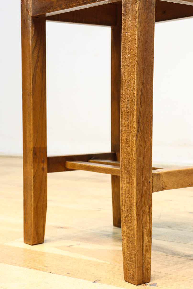 柔らかな風合いの懐かしい味のある角スツール　DC8835abcd　在庫(a:1 b:1 c:1 d:1)脚