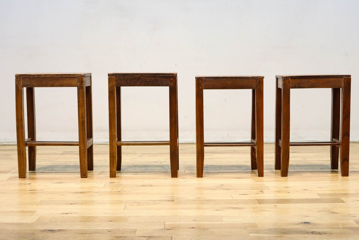 柔らかな風合いの懐かしい味のある角スツール　DC8835abcd　在庫(a:1 b:1 c:1 d:1)脚