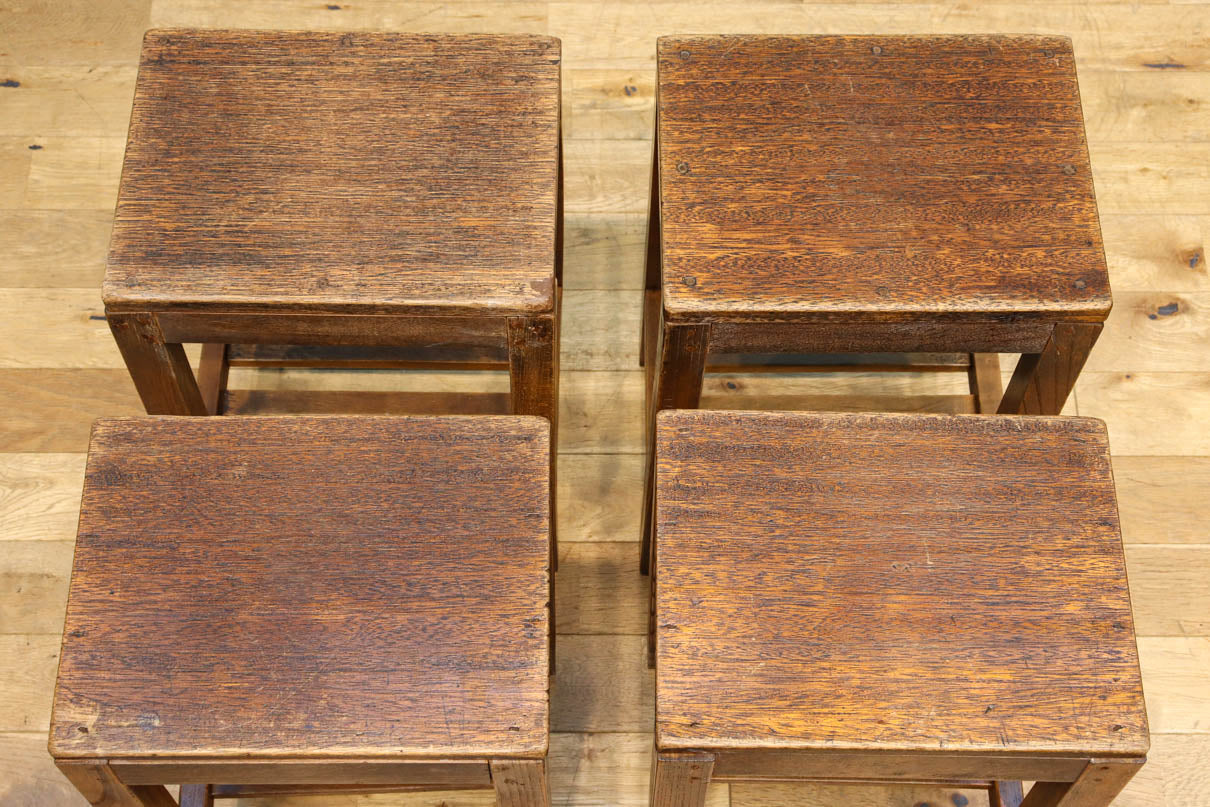 柔らかな風合いの懐かしい味のある角スツール　DC8835abcd　在庫(a:1 b:1 c:1 d:1)脚