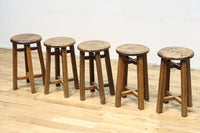 座面の杢目に時代の味わい溢れるスツール　DC8843a-e　在庫(a:1 b:1 c:1 d:1 e:1)脚