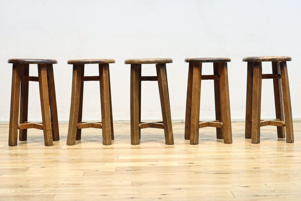 座面の杢目に時代の味わい溢れるスツール　DC8843a-e　在庫(a:1 b:1 c:1 d:1 e:1)脚
