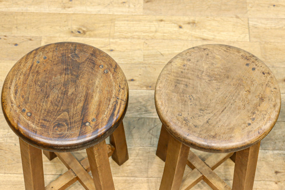 座面の杢目に時代の味わい溢れるスツール　DC8843a-e　在庫(a:1 b:1 c:1 d:1 e:1)脚