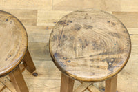 座面の杢目に時代の味わい溢れるスツール　DC8843a-e　在庫(a:1 b:1 c:1 d:1 e:1)脚