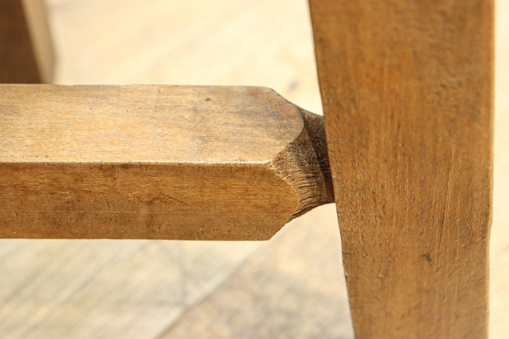 座面の杢目に時代の味わい溢れるスツール　DC8843a-e　在庫(a:1 b:1 c:1 d:1 e:1)脚