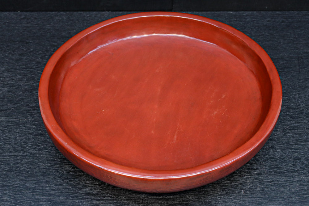 深みある朱漆で風情溢れる丸盆　DC8850