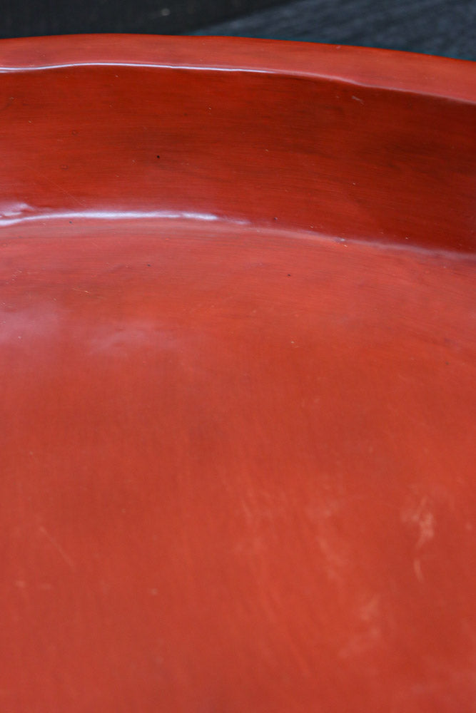 深みある朱漆で風情溢れる丸盆　DC8850