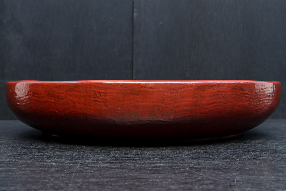 深みある朱漆で風情溢れる丸盆　DC8850