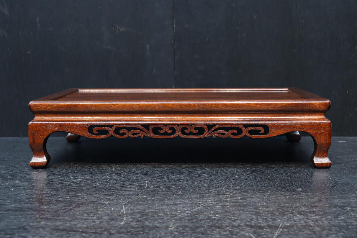 艶みある色彩に大らかな杢目が浮かび華のある置台　DC8851