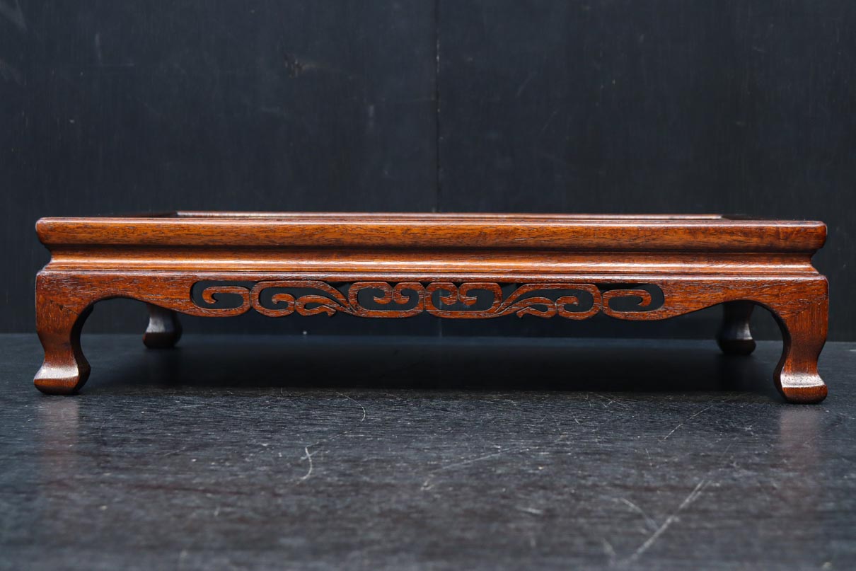 艶みある色彩に大らかな杢目が浮かび華のある置台　DC8851