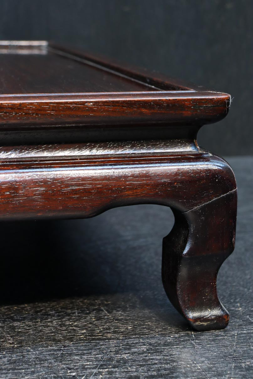 艶やかな風合いに美しい杢目が浮かぶ上品な置台　DC8852