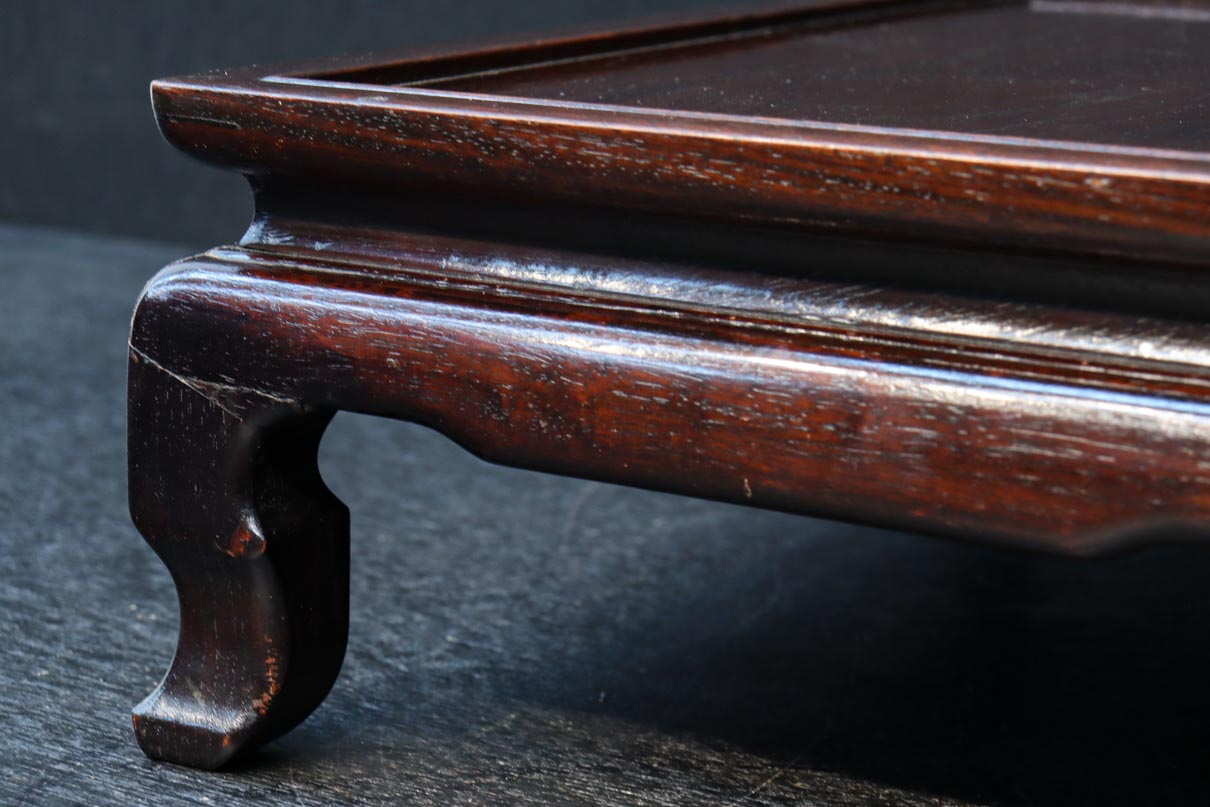 艶やかな風合いに美しい杢目が浮かぶ上品な置台　DC8852