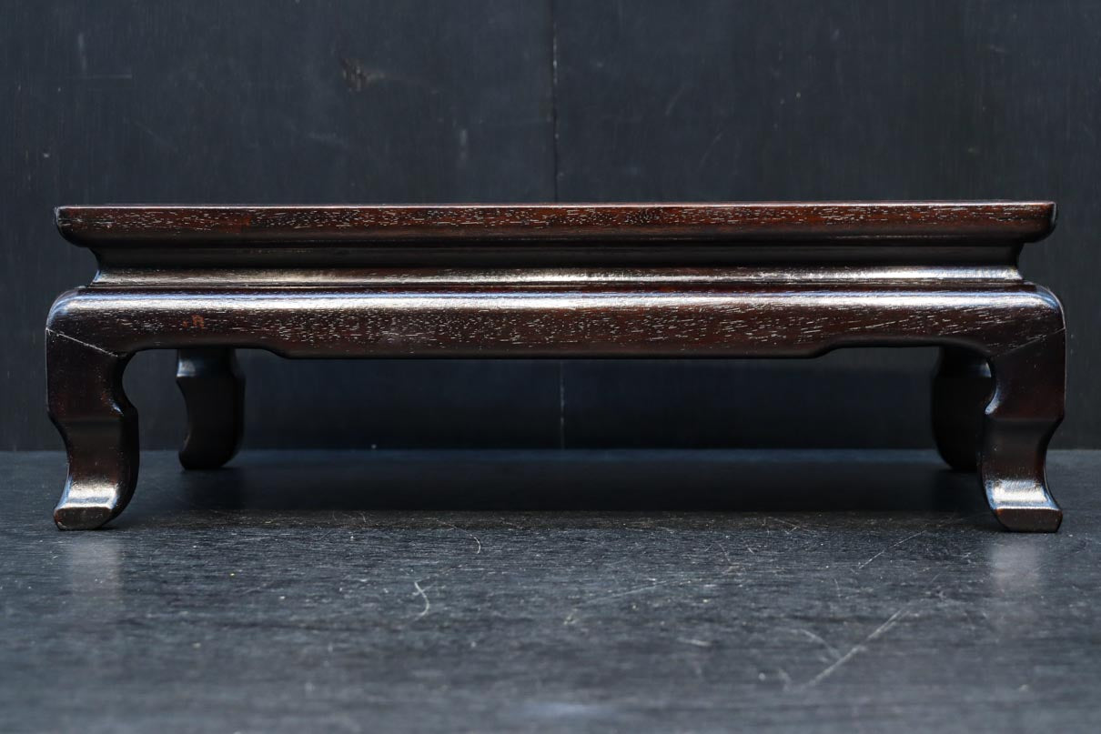 艶やかな風合いに美しい杢目が浮かぶ上品な置台　DC8852