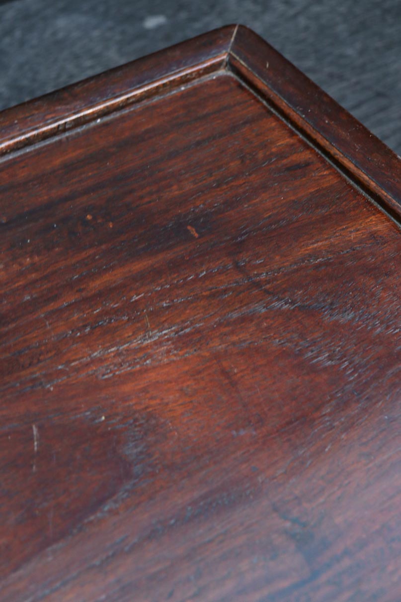 艶やかな風合いに美しい杢目が浮かぶ上品な置台　DC8852