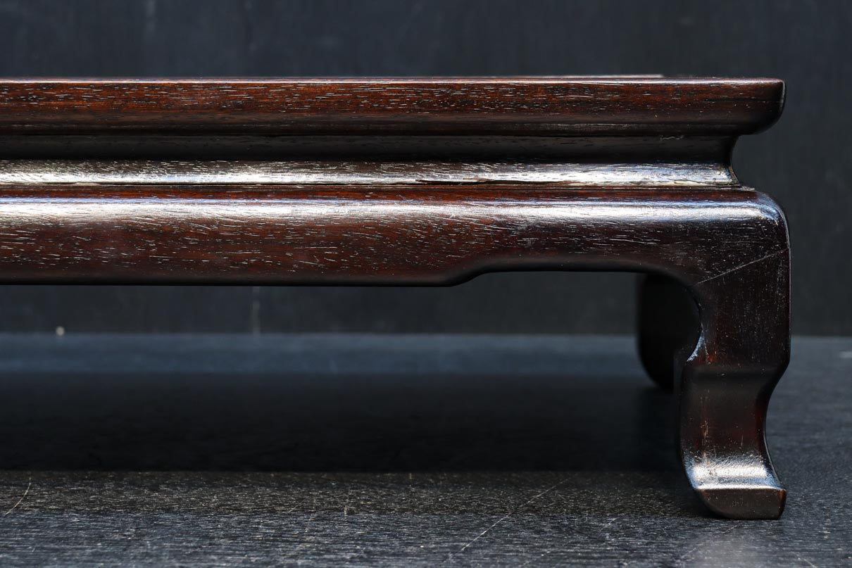 艶やかな風合いに美しい杢目が浮かぶ上品な置台　DC8852