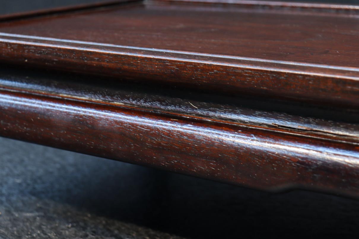 艶やかな風合いに美しい杢目が浮かぶ上品な置台　DC8852