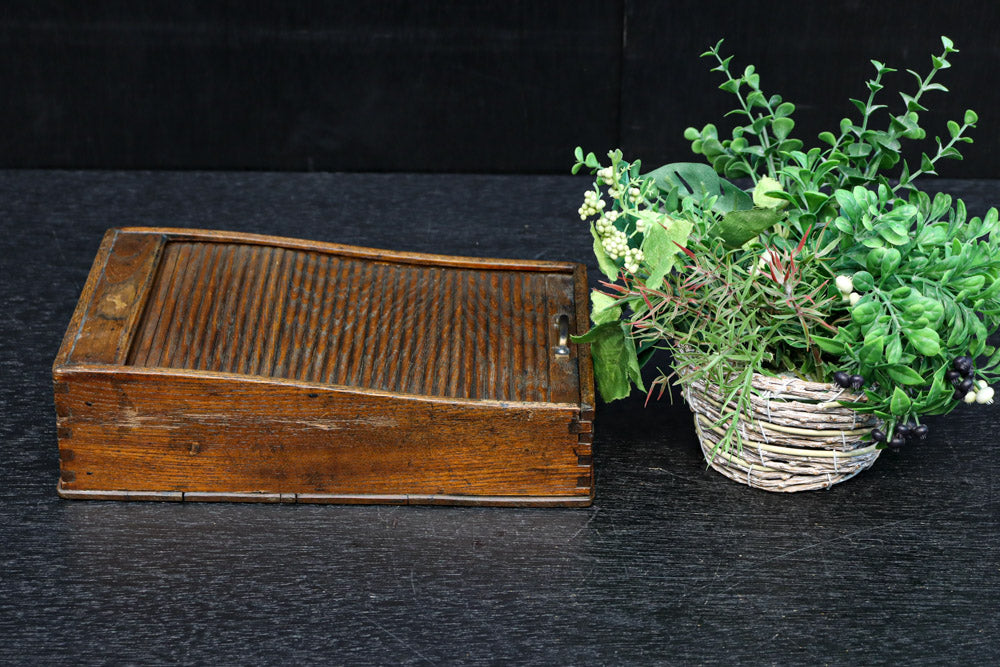 Antique tool box DC8853