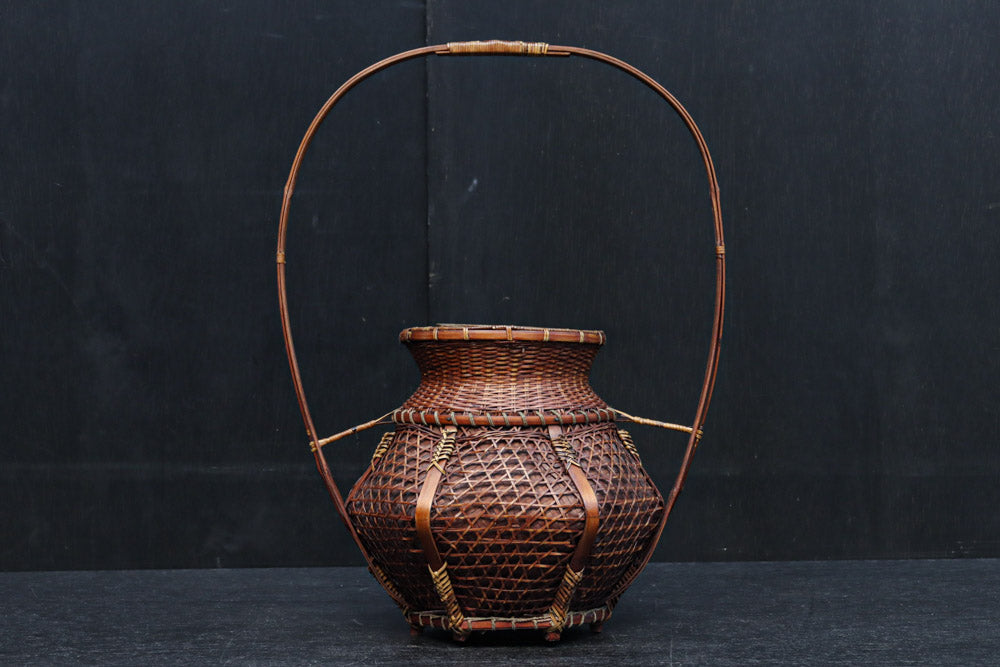 大きな持ち手と籠目模様で華のある花カゴ　DC8855　在庫1組