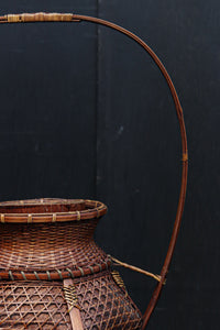 大きな持ち手と籠目模様で華のある花カゴ　DC8855　在庫1組