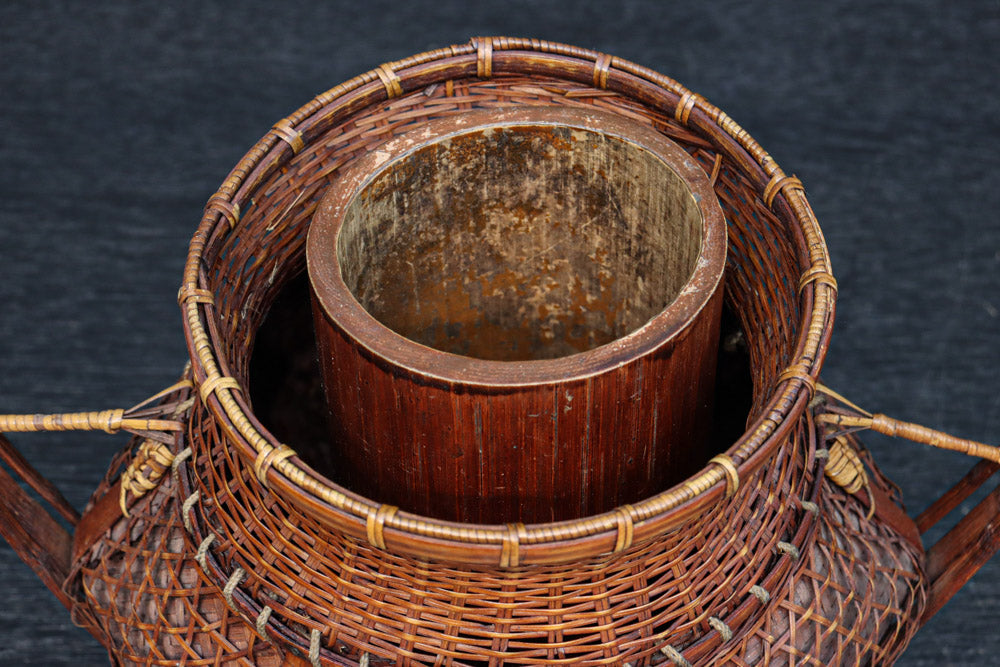 大きな持ち手と籠目模様で華のある花カゴ　DC8855　在庫1組