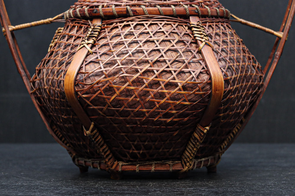 大きな持ち手と籠目模様で華のある花カゴ　DC8855　在庫1組