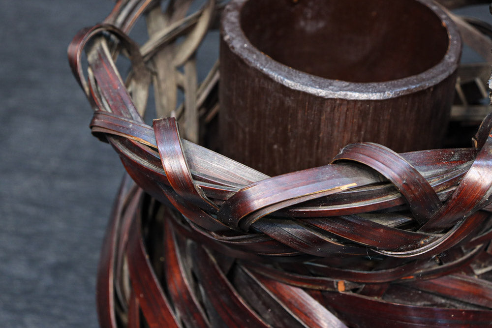 造形的なデザインで風情溢れる花カゴ　DC8856　在庫1組