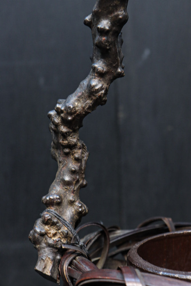 造形的なデザインで風情溢れる花カゴ　DC8856　在庫1組