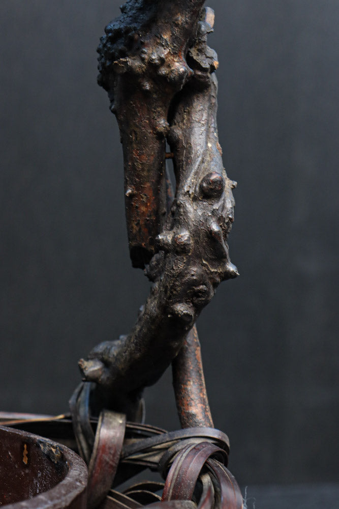 造形的なデザインで風情溢れる花カゴ　DC8856　在庫1組