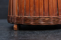 持ち手デザインが印象的な艶やかな色合いの花カゴ　DC8857