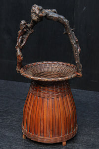 持ち手デザインが印象的な艶やかな色合いの花カゴ　DC8857