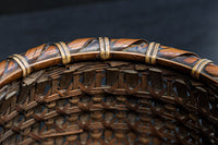 味わい深い風合いの上品な佇まいをした花カゴ　DC8858