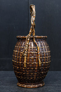 味わい深い風合いの上品な佇まいをした花カゴ　DC8858