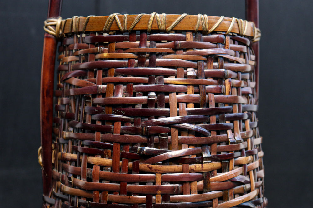 濃淡のある色彩で風情溢れる花カゴ　DC8859　在庫1組