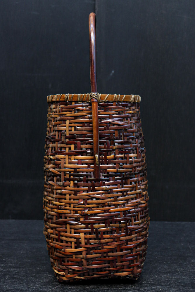 濃淡のある色彩で風情溢れる花カゴ　DC8859　在庫1組