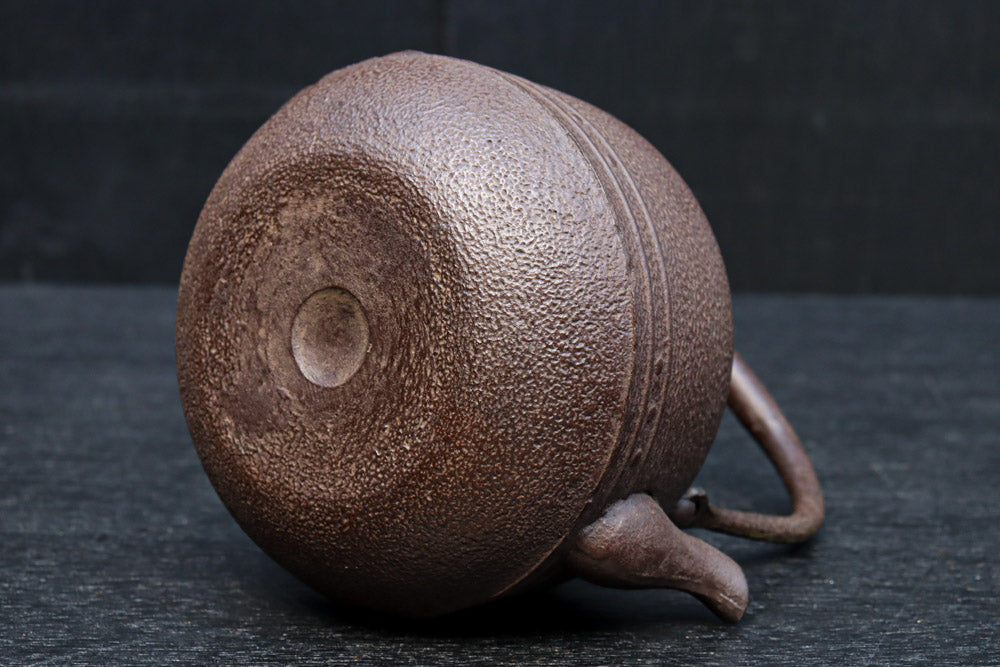 シンプルな装飾で風情ある｢浄清｣銘入り鉄瓶　DC8861