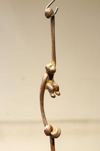 ススキ模様の花器をお猿さんが支える吊るし花器セット　DC8862　在庫1個