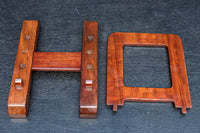 赤みある色彩に杢目が浮かぶ大型皿立て　DC8871