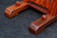 赤みある色彩に杢目が浮かぶ大型皿立て　DC8871