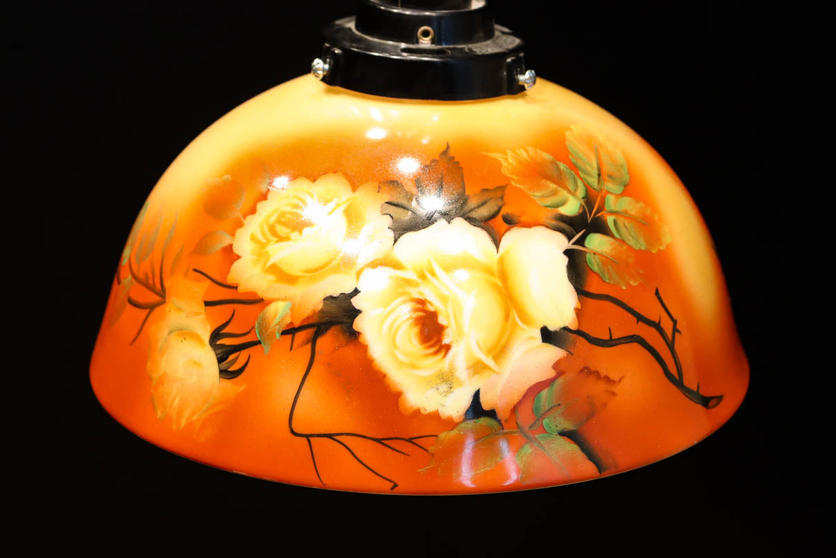 希少!! 鮮やかな美しい笠に薔薇の模様が描かれたノリタケの電笠　DC8874