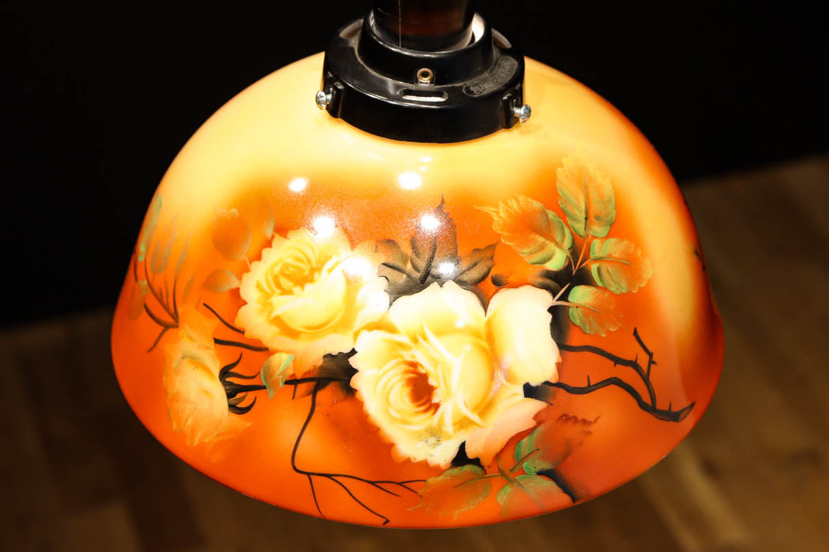 希少!! 鮮やかな美しい笠に薔薇の模様が描かれたノリタケの電笠　DC8874