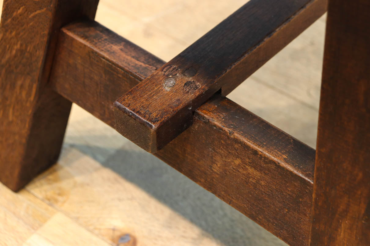 魅力的な古色を纏う趣きのあるベンチ　DC8878