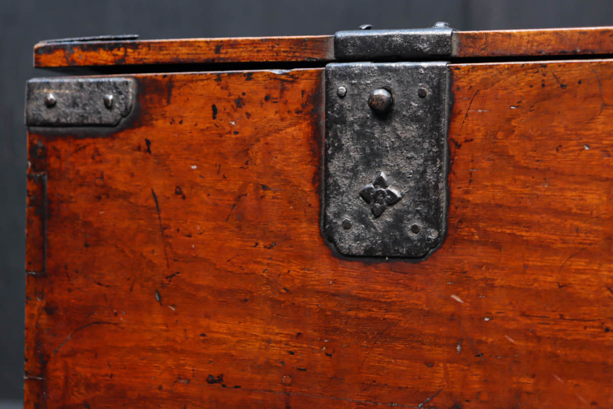 時代の風合いが味わいのある硯箱(鍵付き)　DC8879