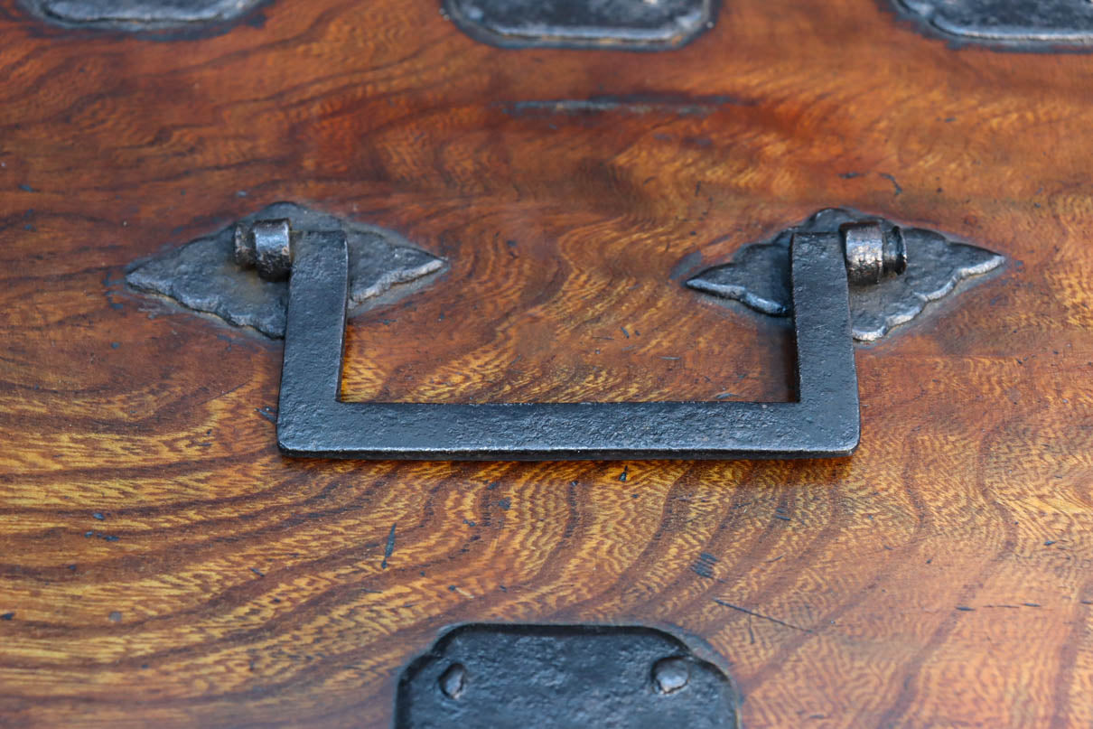 時代の風合いが味わいのある硯箱(鍵付き)　DC8879