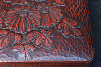 菊の花が美しく描かれた鎌倉彫の硯箱　DC8880