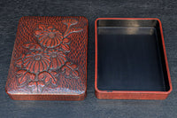 菊の花が美しく描かれた鎌倉彫の硯箱　DC8880