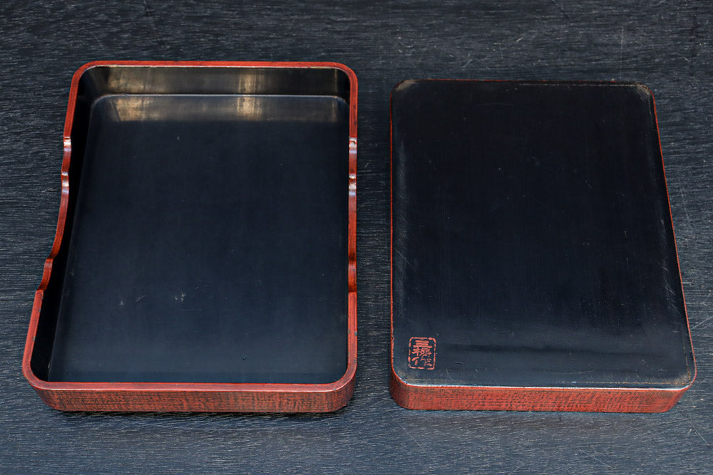 菊の花が美しく描かれた鎌倉彫の硯箱　DC8880