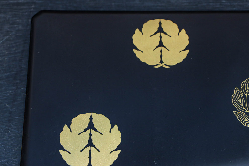 蒔絵の紋様が描かれた格調ある硯箱(共箱付き)　DC8881